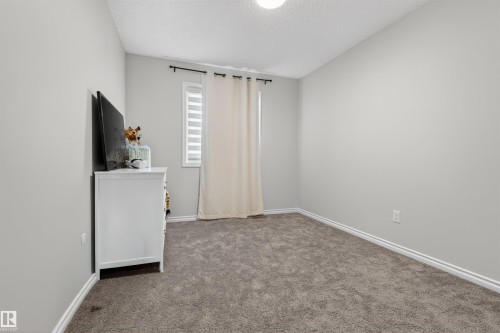 5348 Lark Landing, Edmonton, AB - Indoor Photo Showing Other Room