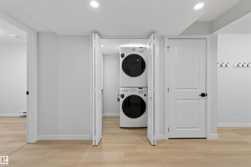 5348 Lark Landing, Edmonton, AB - Indoor Photo Showing Laundry Room