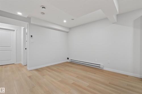 5348 Lark Landing, Edmonton, AB - Indoor Photo Showing Other Room
