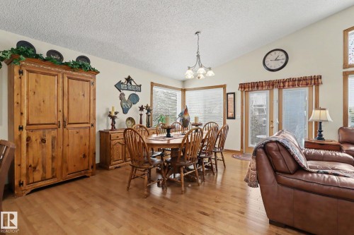 5 Richelieu Place, Beaumont, AB - Indoor