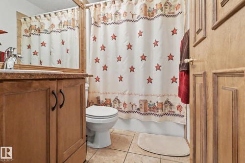 5 Richelieu Place, Beaumont, AB - Indoor Photo Showing Bathroom