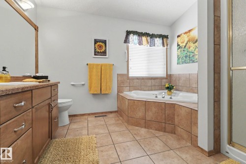5 Richelieu Place, Beaumont, AB - Indoor Photo Showing Bathroom