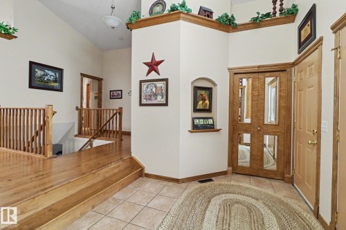 5 Richelieu Place, Beaumont, AB - Indoor Photo Showing Other Room