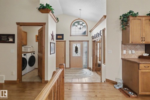 5 Richelieu Place, Beaumont, AB - Indoor