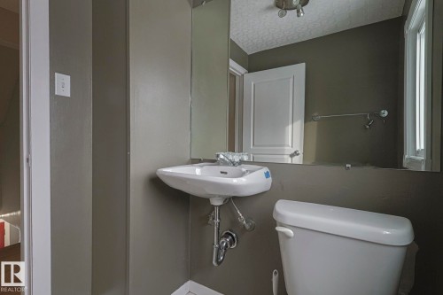 13519 107A Avenue, Edmonton, AB - Indoor Photo Showing Bathroom