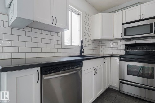 13519 107A Avenue, Edmonton, AB - Indoor Photo Showing Kitchen With Upgraded Kitchen