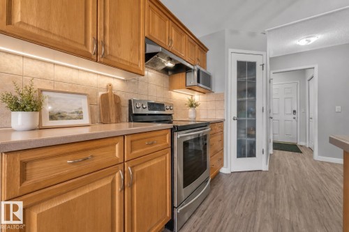 1309 Mcallister Way, Edmonton, AB - Indoor Photo Showing Kitchen