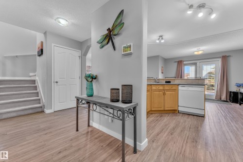 1309 Mcallister Way, Edmonton, AB - Indoor Photo Showing Kitchen