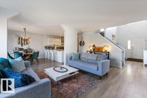 22 Deacon Place, St. Albert, AB - Indoor Photo Showing Living Room
