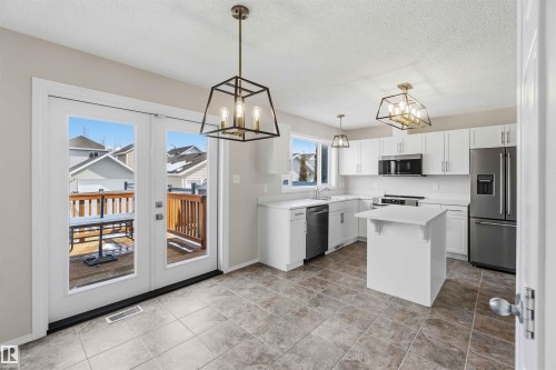 2003 71 Street, Edmonton, AB - Indoor Photo Showing Kitchen