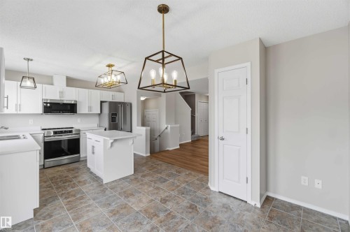 2003 71 Street, Edmonton, AB - Indoor Photo Showing Kitchen