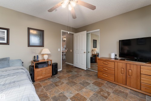221 16303 95 Street, Edmonton, AB - Indoor Photo Showing Bedroom