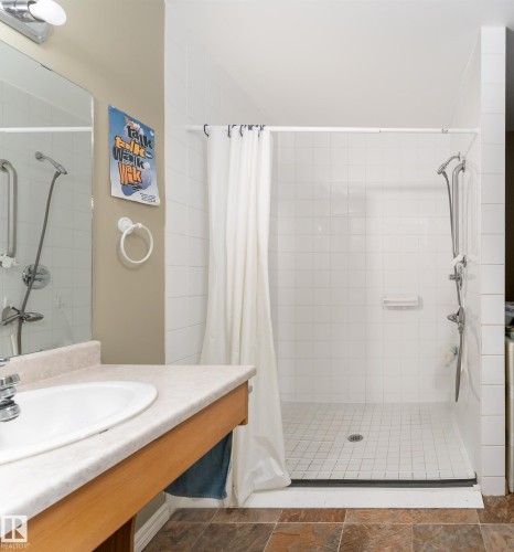 221 16303 95 Street, Edmonton, AB - Indoor Photo Showing Bathroom