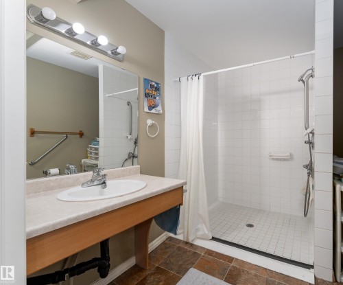 221 16303 95 Street, Edmonton, AB - Indoor Photo Showing Bathroom