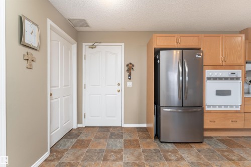 221 16303 95 Street, Edmonton, AB - Indoor Photo Showing Kitchen