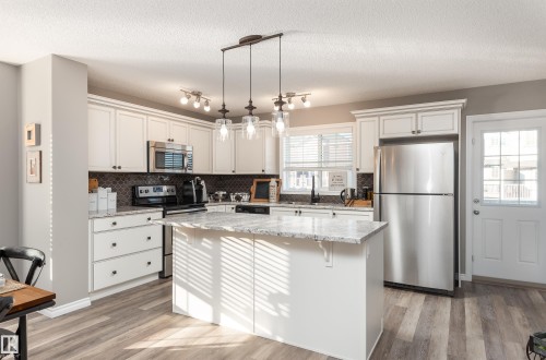 69 20 Augustine Crescent, Sherwood Park, AB - Indoor Photo Showing Kitchen