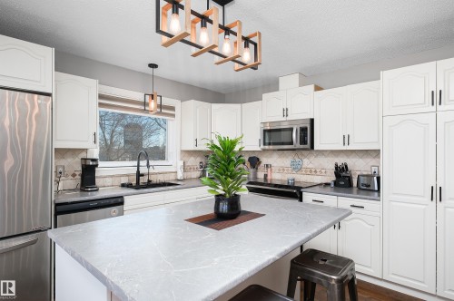 17828 91 Street, Edmonton, AB - Indoor Photo Showing Kitchen