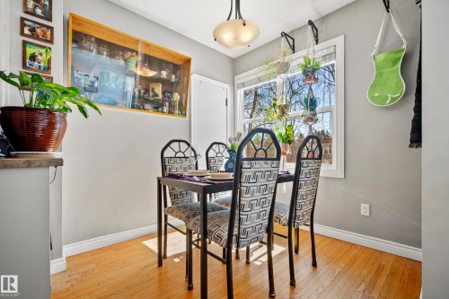 8946 80 Avenue, Edmonton, AB - Indoor Photo Showing Dining Room