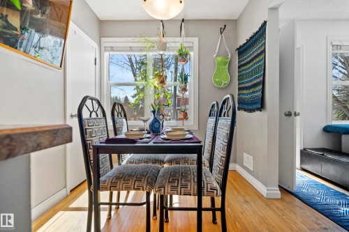8946 80 Avenue, Edmonton, AB - Indoor Photo Showing Dining Room