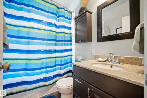 8946 80 Avenue, Edmonton, AB - Indoor Photo Showing Bathroom
