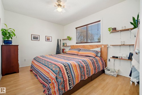8946 80 Avenue, Edmonton, AB - Indoor Photo Showing Bedroom