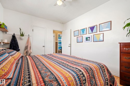 8946 80 Avenue, Edmonton, AB - Indoor Photo Showing Bedroom
