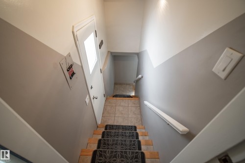 8946 80 Avenue, Edmonton, AB - Indoor Photo Showing Other Room
