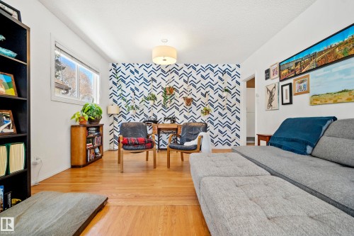 8946 80 Avenue, Edmonton, AB - Indoor