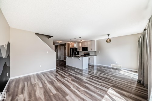 5227 Crabapple Link, Edmonton, AB - Indoor Photo Showing Kitchen
