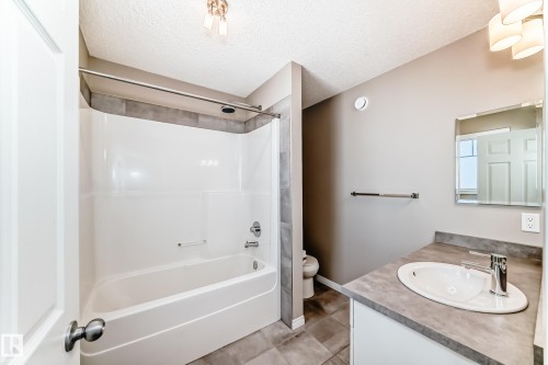 5227 Crabapple Link, Edmonton, AB - Indoor Photo Showing Bathroom