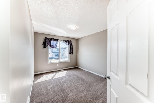 5227 Crabapple Link, Edmonton, AB - Indoor Photo Showing Other Room
