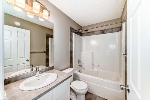 5227 Crabapple Link, Edmonton, AB - Indoor Photo Showing Bathroom