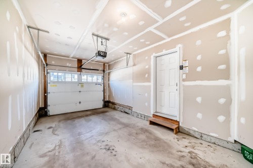 5227 Crabapple Link, Edmonton, AB - Indoor Photo Showing Garage