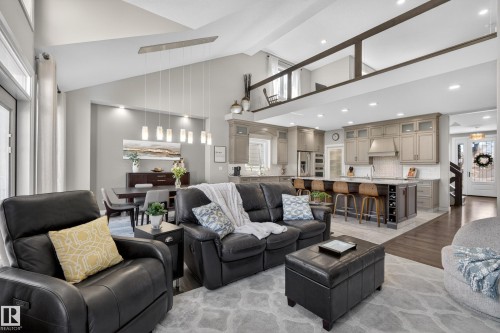 9245 87 Street, Edmonton, AB - Indoor Photo Showing Living Room