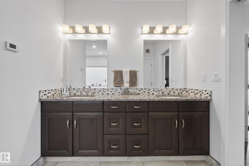 9245 87 Street, Edmonton, AB - Indoor Photo Showing Bathroom