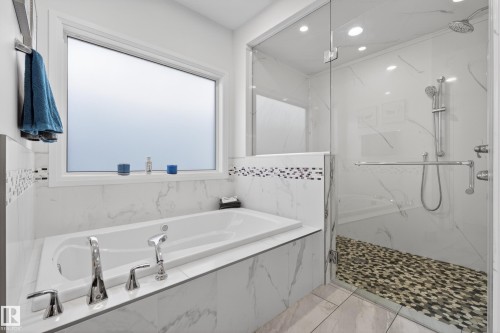 9245 87 Street, Edmonton, AB - Indoor Photo Showing Bathroom