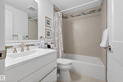 9245 87 Street, Edmonton, AB - Indoor Photo Showing Bathroom
