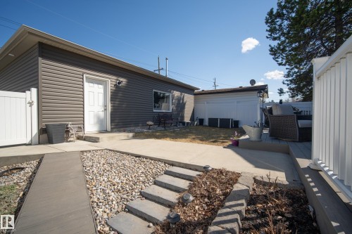 9245 87 Street, Edmonton, AB - Outdoor