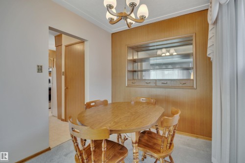 6208 94A Avenue, Edmonton, AB - Indoor Photo Showing Dining Room