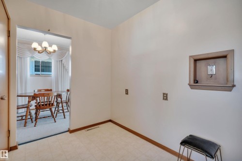 6208 94A Avenue, Edmonton, AB - Indoor Photo Showing Other Room
