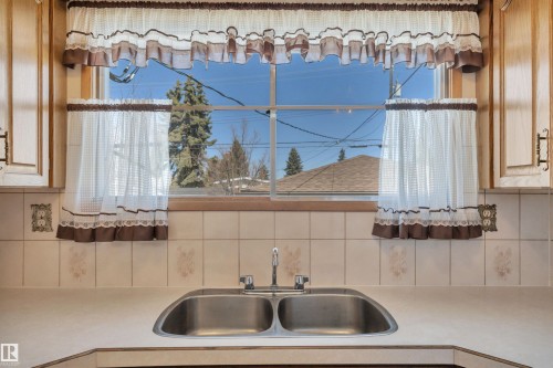 6208 94A Avenue, Edmonton, AB - Indoor Photo Showing Kitchen With Double Sink