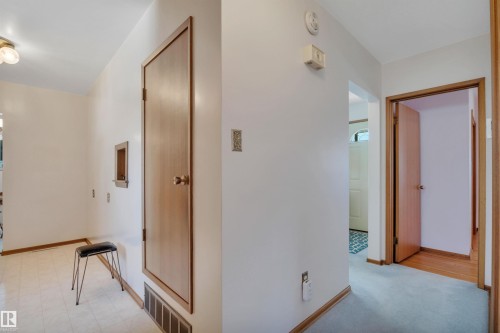 6208 94A Avenue, Edmonton, AB - Indoor Photo Showing Other Room