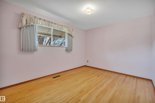 6208 94A Avenue, Edmonton, AB - Indoor Photo Showing Other Room