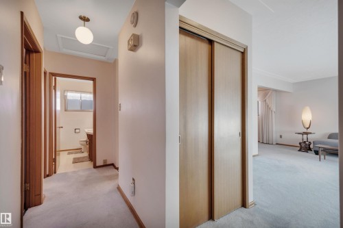 6208 94A Avenue, Edmonton, AB - Indoor Photo Showing Other Room
