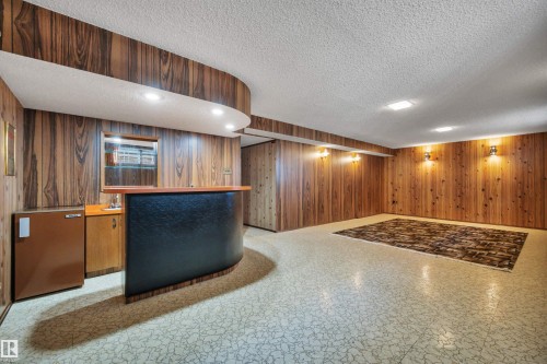6208 94A Avenue, Edmonton, AB - Indoor