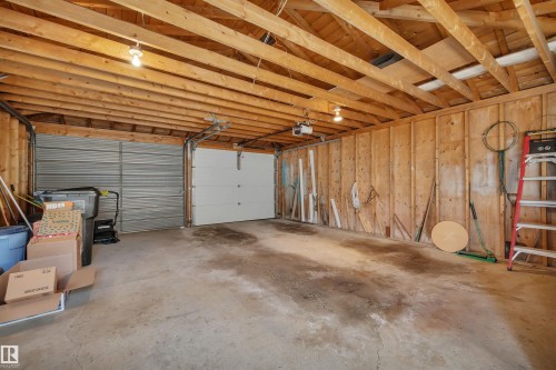 6208 94A Avenue, Edmonton, AB - Indoor Photo Showing Garage