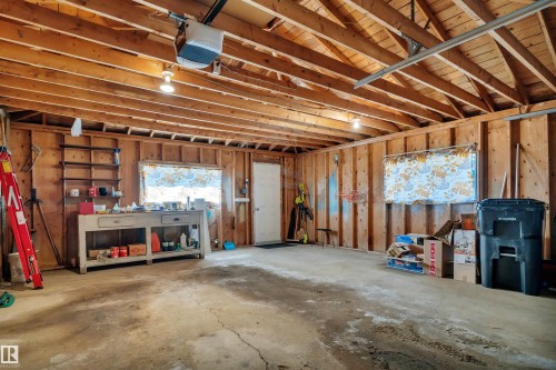 6208 94A Avenue, Edmonton, AB - Indoor