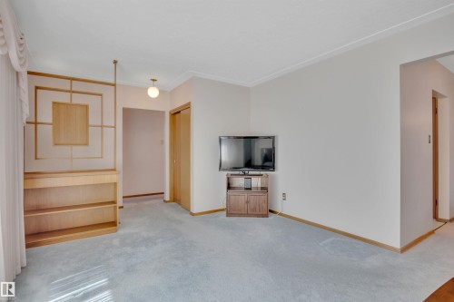 6208 94A Avenue, Edmonton, AB - Indoor