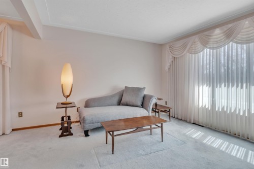 6208 94A Avenue, Edmonton, AB - Indoor