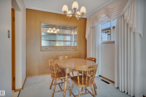 6208 94A Avenue, Edmonton, AB - Indoor Photo Showing Dining Room